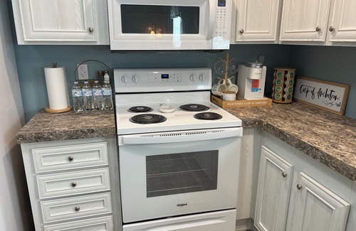 Satsuma House | Brand New Home Perfect for Travelers, Snow-Birds, Bikers & Fisherman