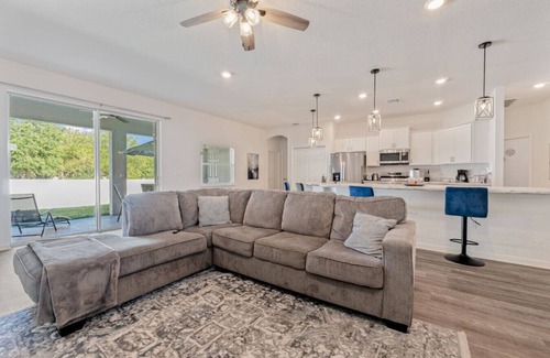 Lakeland House | Brand New Home w/King Bed