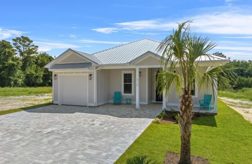 Laguna Beach House | Brand New Home with In-ground Pool, Four Houses From Beautiful Laguna Beach