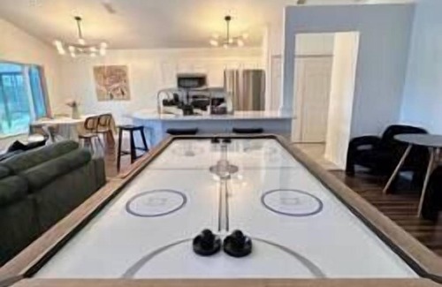 Westridge House | BRAND NEW! Home with pool Near Disney: BBQ, Bar & Games