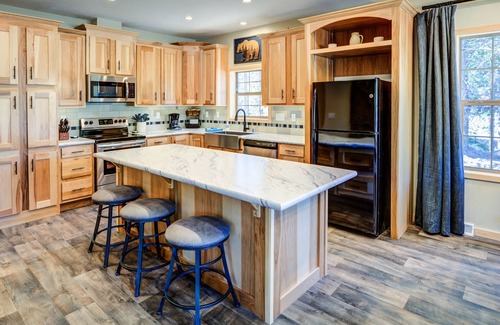 West Yellowstone House | Brand New House!- Bear Cub