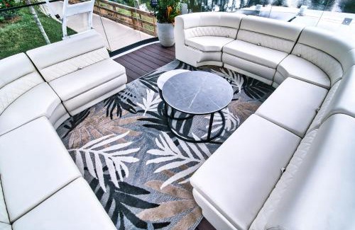 Merritt Island Boat Rental | Brand New House Boat Stunning Views and Resort Amenities