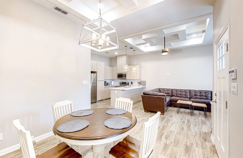 McAllen House | Brand-new house with enclosed yard, central AC, & high-end appliances