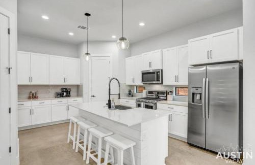 East Cesar Chavez House | Brand New House, Yard Next to Downtown and E 6th