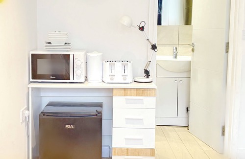 Islington Apartment | Brand New Huge Luxury 4 Bedroom 3 Bath Flat In Angel (Zone 1) for Max 13 Guests