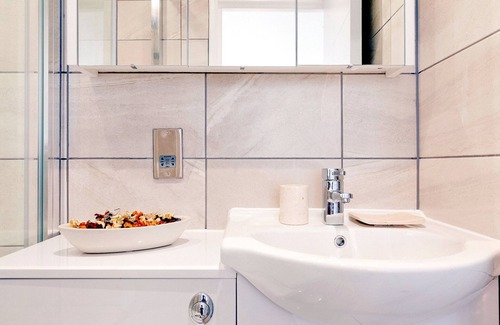 Islington Apartment | Brand New Huge Luxury 4 Bedroom 3 Bath Flat In Angel (Zone 1) for Max 13 Guests