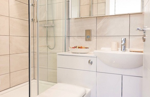 Islington Apartment | Brand New Huge Luxury 4 Bedroom 3 Bath Flat In Angel (Zone 1) for Max 13 Guests