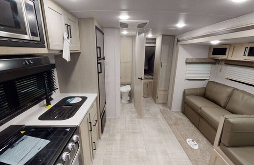 Windsor House | Brand New Hybrid Trailer for the California Adventurer!