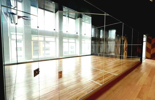 Gonzalez Suarez Apartment | Brand New! King Bed! Beautiful Apartment. Gonzales Suarez.