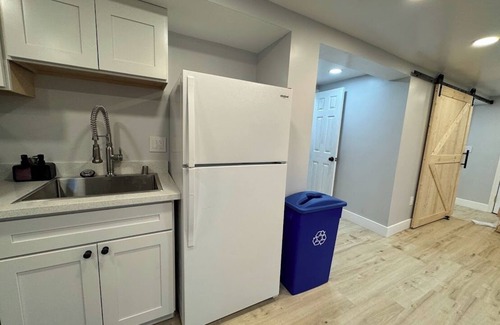 Paradise Valley Apartment | Brand New Luxury Apartment Near SF/SFO + EV