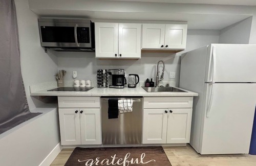 Paradise Valley Apartment | Brand New Luxury Apartment Near SF/SFO + EV