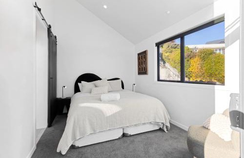 Hilltop House | Brand New Lake Front homes Spa Pool