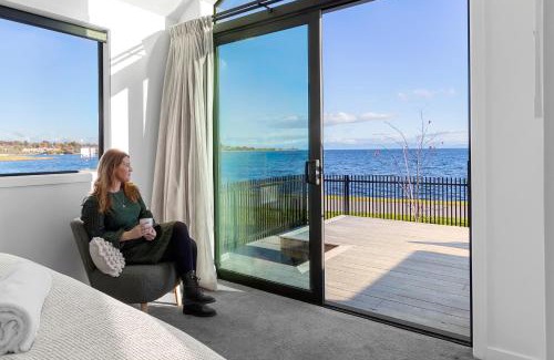 Hilltop House | Brand New Lake Front homes Spa Pool