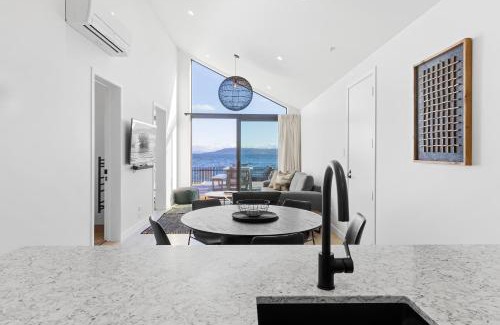 Hilltop House | Brand New Lake Front homes Spa Pool