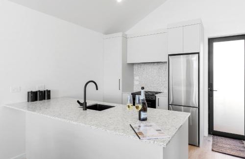 Hilltop House | Brand New Lake Front homes Spa Pool