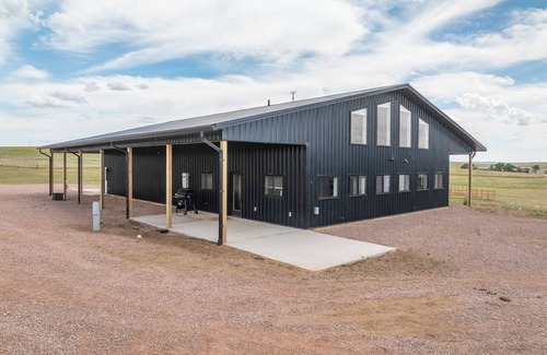 Hot Springs House | Brand New Lake House with private lake access