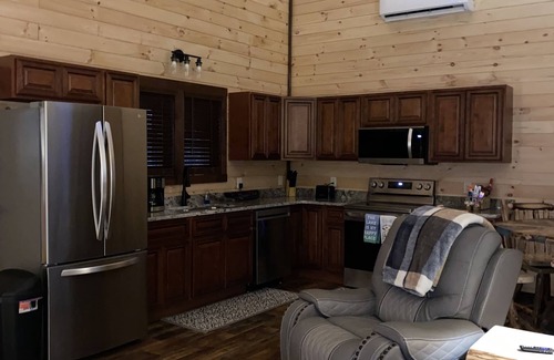 Corinth Cabin | Brand New Lakefront Cabin with hot tub close to Ark Encounter