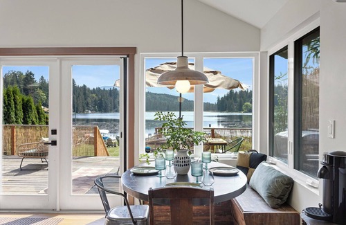 Black Diamond Cabin | Brand-new, lakeside cabin, 1 hour from Seattle.