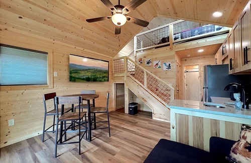 Hiawassee Cottage | Brand New! Lakeview Tiny Home in Downtown Hiawassee