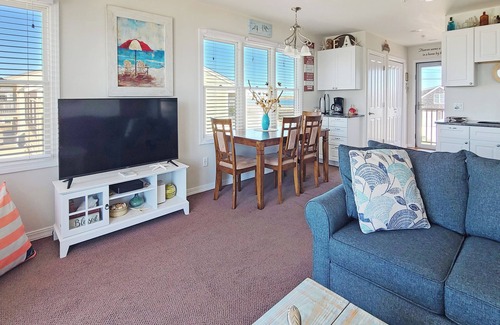 North Truro Condo | BRAND NEW LISTING! 2BD Waterfront Condo-A/C, Balcony, Water Views & Amazing Sunsets, Direct Beach Access