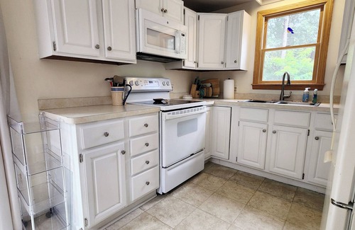 Wellfleet House | BRAND NEW LISTING! Comfortable 3BD-A/C, Deck, Enclosed Outdoor Shower, 5-Min Bike Ride to Town