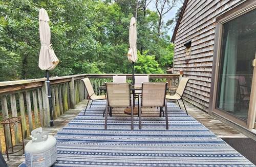 Wellfleet House | BRAND NEW LISTING! Comfortable 3BD-A/C, Deck, Enclosed Outdoor Shower, 5-Min Bike Ride to Town