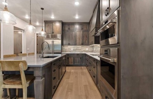 Tamarack Resort Cabin | !BRAND NEW LISTING! Stunning Cabin w/Private Dock, 5 Beds w/5.5 Bath, Hot Tub