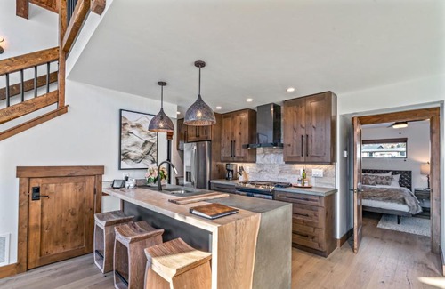 Estes Park House | Brand NEW Located on Lake Estes Private Jacuzzi Two Patios Indoor and Outdoor Fireplace