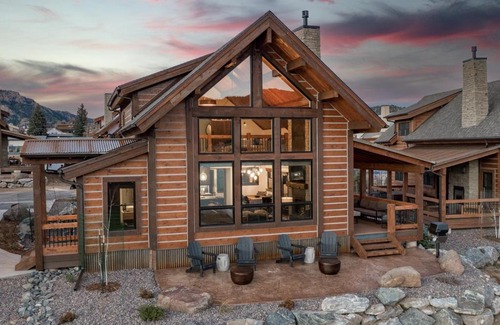 Estes Park House | Brand NEW Located on Lake Estes Private Jacuzzi Two Patios Indoor and Outdoor Fireplace