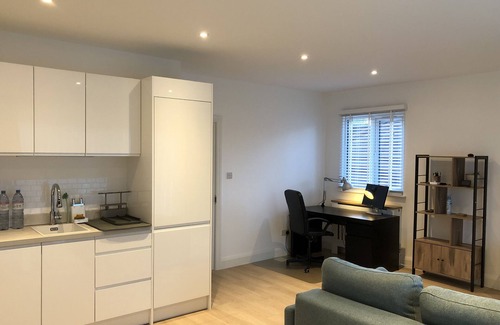 Addiscombe House | Brand New Loft 5 minutes to East Croydon Stationnn