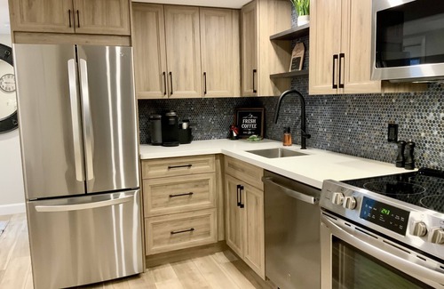 Grantham Apartment | BRAND NEW LOWER LEVEL APARTMENT-CENTRAL TO EVERYTHING
