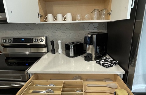 Harvie Heights Apartment | Brand New Luxury Condo at Banff Entrance/Spectacular mountain view/Sleep 6 guest