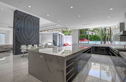 The Mesa House | Brand New Luxurious Home 5Bed 5.5Bath, 2,000SqFt Resort Pool. Breathtaking Views