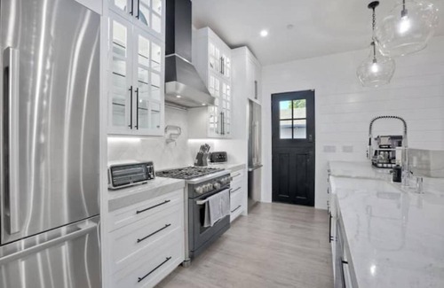 College West House | Brand New Luxurious 5-Bedroom House