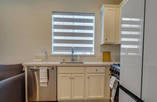 Tracy House | Brand New Luxury 2 Bed 2 bath