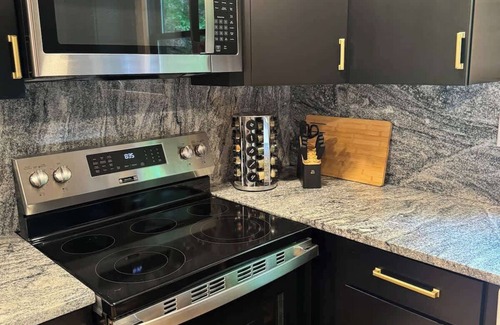 Rogers Cabin | Brand New Luxury Cabin in Red River Gorge!
