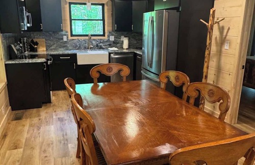 Rogers Cabin | Brand New Luxury Cabin in Red River Gorge!