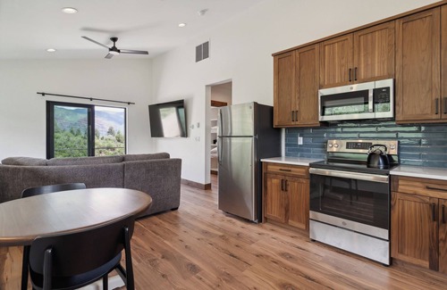 Hermosa House | Brand New Luxury Home near Durango with Stunning Views! Quick to Town or Ski