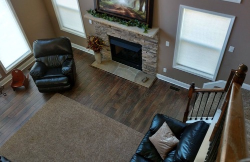 Arlington House | BRAND NEW Luxury House ~ 3 Bedrooms With Great Mountain And Creek Views