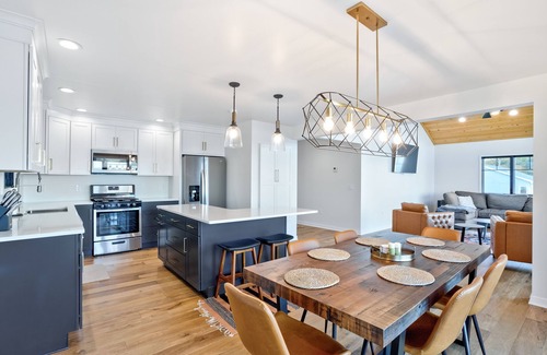 Seneca Falls House | Brand new luxury lakefront home on Cayuga Lake