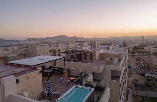El Tezal Apartment | Brand New Luxury PH with Private Pool and Views