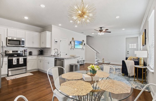 West San Antonio House | Brand New Luxury Seaworld/Lackland 3bed2.5 bath home Sleeps 6 family friendly