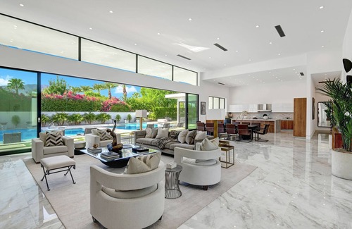 Magnesia Falls Cove House | Brand New Luxury Vacation Rental, Private Resort Style Pool & Spa 1
