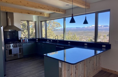 Mancos House | Brand New Magical Modern Home by Mesa Verde Park with Scenic Mountain Views