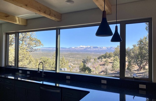 Mancos House | Brand New Magical Modern Home by Mesa Verde Park with Scenic Mountain Views