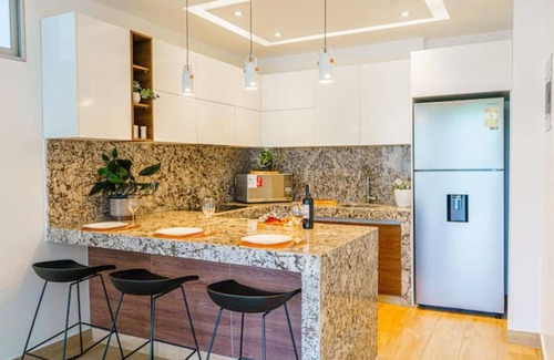 Kennedy Apartment | Brand new Manhattan style luxury apartment