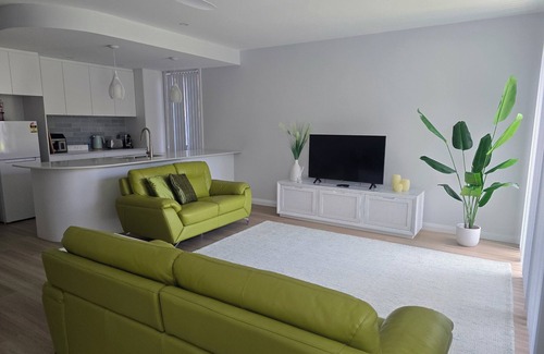 Sanctuary Point House | Brand new, modern two bedroom apartment. 5 minute walk to Paradise Beach!