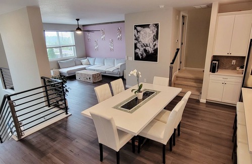 Colorado Springs House | Brand new! Modern Luxury TownHome. Great location in North Gate, near USAFA