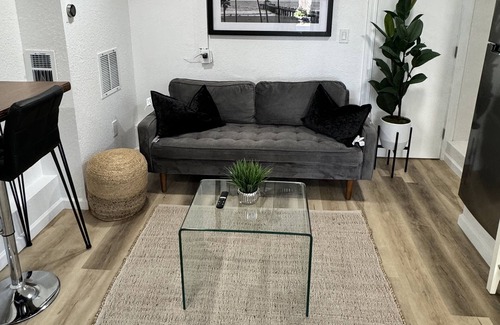 Oakland Condo | Brand New Modern 1BD in Oakland