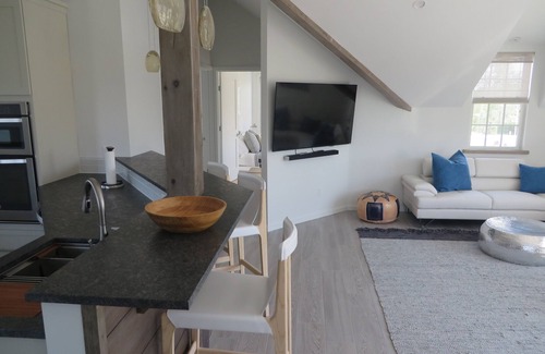 Nantucket Apartment | Brand New modern 2 bedroom 2nd floor apartment